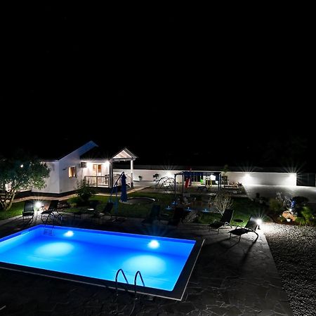 Holiday Home Aprilis With Pool, Jacuzzi And Sauna Galovac  ภายนอก รูปภาพ