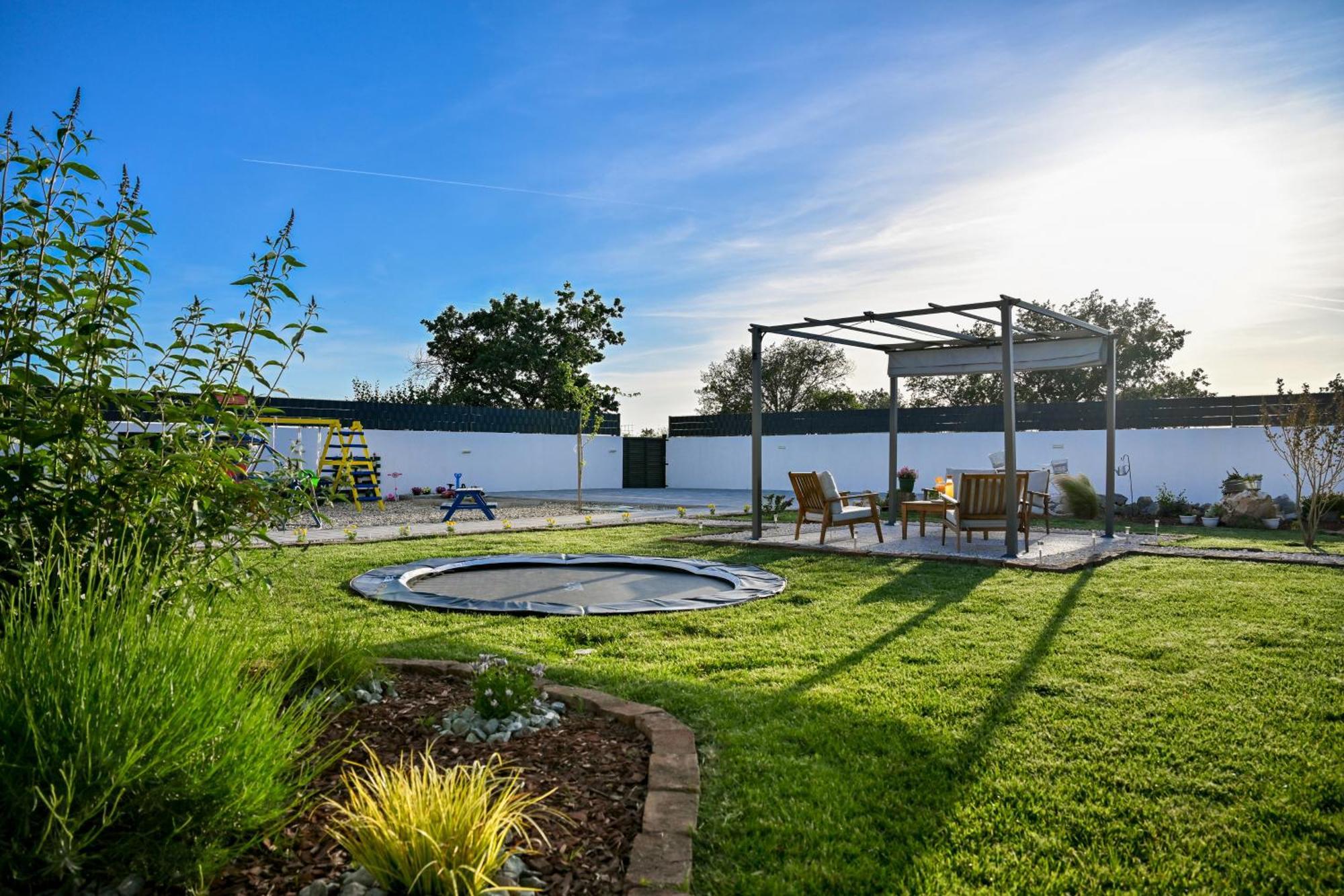 Holiday Home Aprilis With Pool, Jacuzzi And Sauna Galovac  ภายนอก รูปภาพ